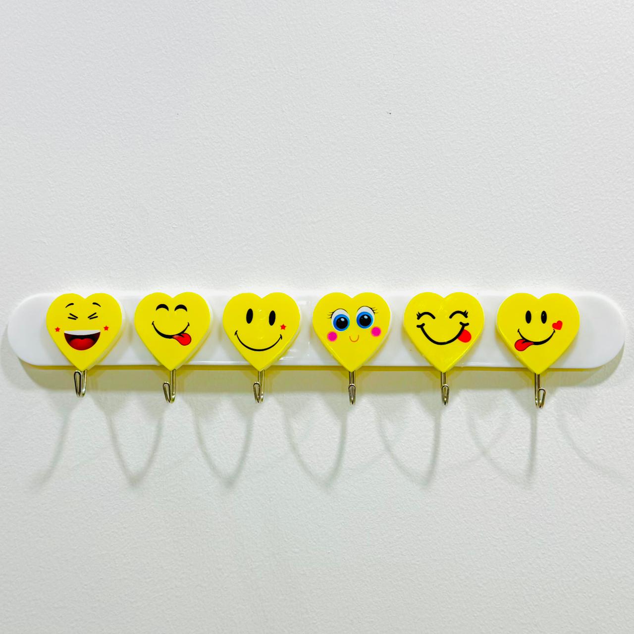 6 Pcs Heart Shape Smiley Hooks